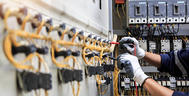 Professional Electrician technician working in Aviston, IL